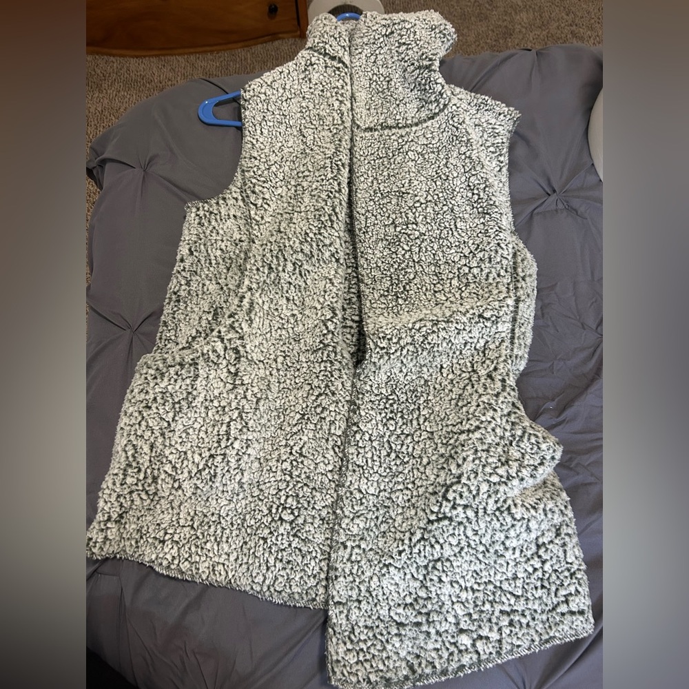 Hooded Sherpa vest
